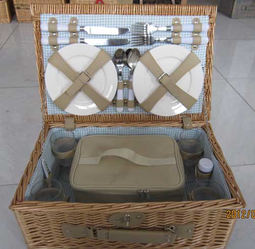 Picnic basket 23