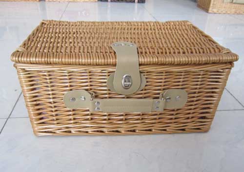 Picnic basket 24