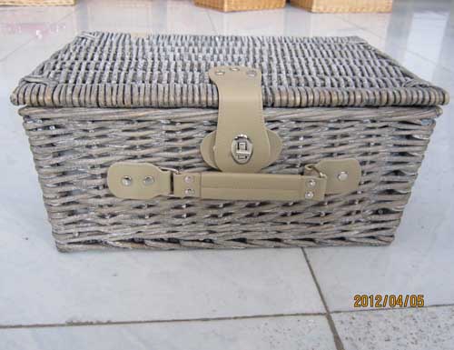 Picnic basket  29