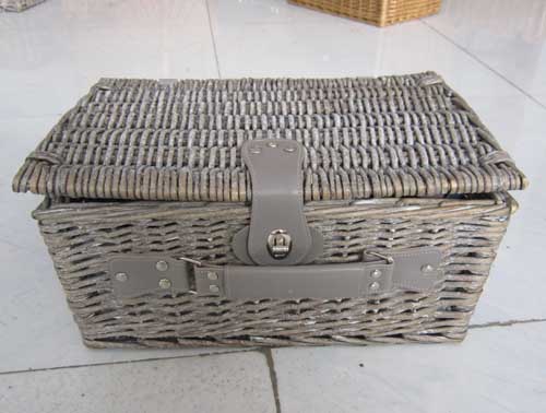 Picnic basket  41